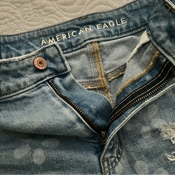 American Eagle Outfitters Distressed Denim Shorts Size 4 - Picture 5 of 16